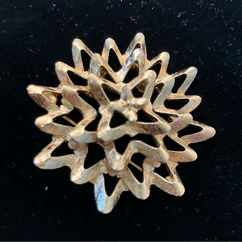 Vintage Gold Tone Monet Layered Round Brooch Pin